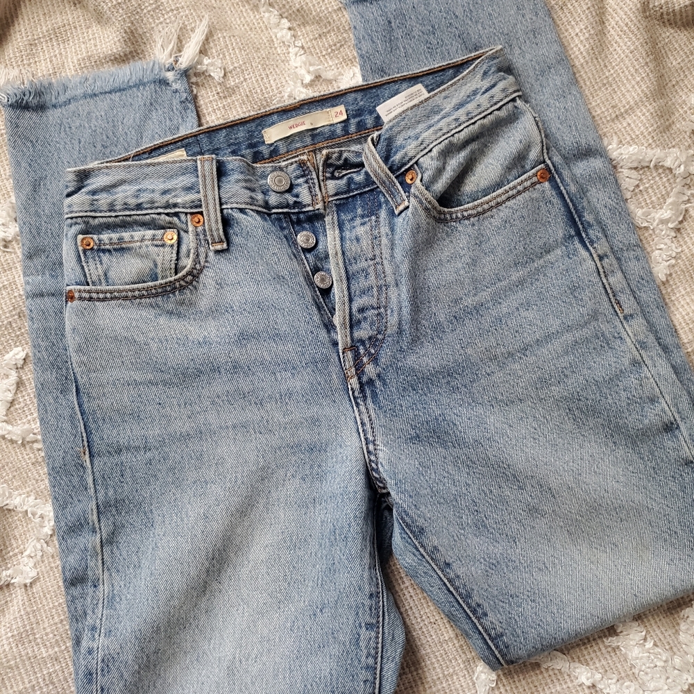 Levis wedgie - Picture 3 of 4